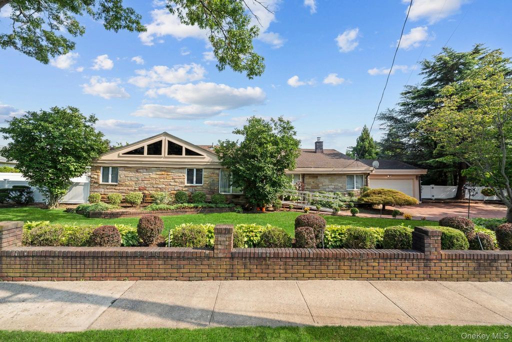 171 S Kensington Avenue, Rockville Centre, NY 11570