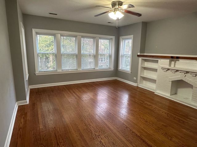 4129 W Barry Avenue 2, Chicago, IL 60641