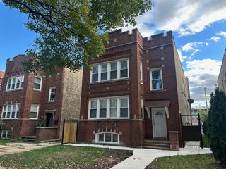4129 W Barry Avenue 2, Chicago, IL 60641