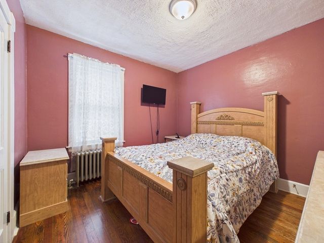 108 Hope St, New Bedford, MA 02745