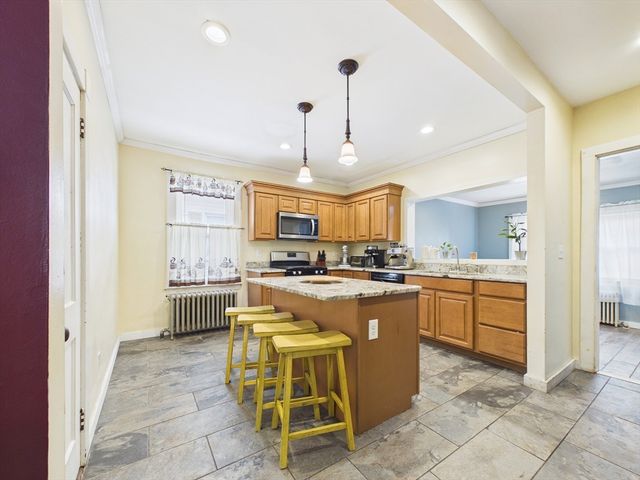 108 Hope St, New Bedford, MA 02745