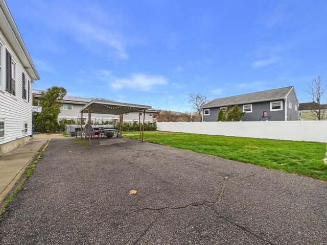 108 Hope St, New Bedford, MA 02745