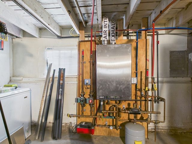 108 Hope St, New Bedford, MA 02745