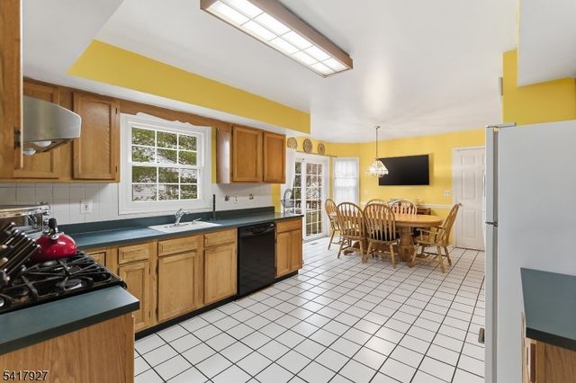 4 Crowel Rd, Hillsborough Twp., NJ 08844