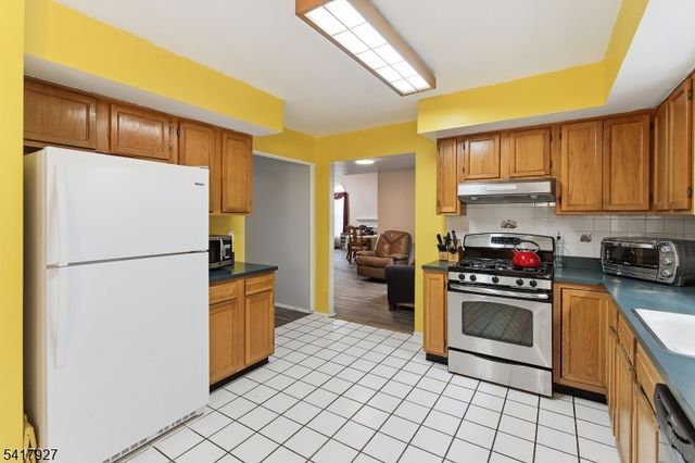 4 Crowel Rd, Hillsborough Twp., NJ 08844