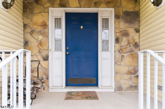 4 Crowel Rd, Hillsborough Twp., NJ 08844