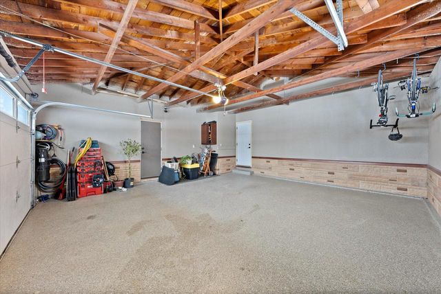 1420 W Larkspur LANE, River Hills, WI 53217