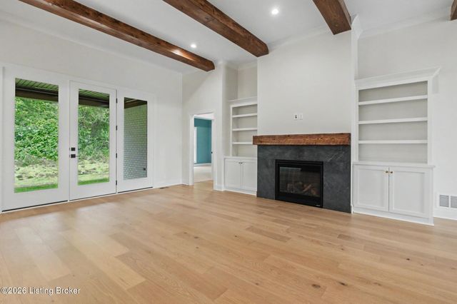 4007 Thomas Farm Dr, Louisville, KY 40299