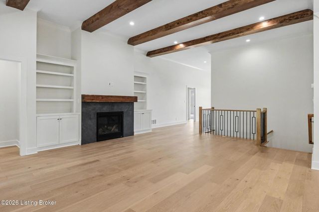 4007 Thomas Farm Dr, Louisville, KY 40299