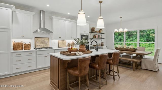 4007 Thomas Farm Dr, Louisville, KY 40299