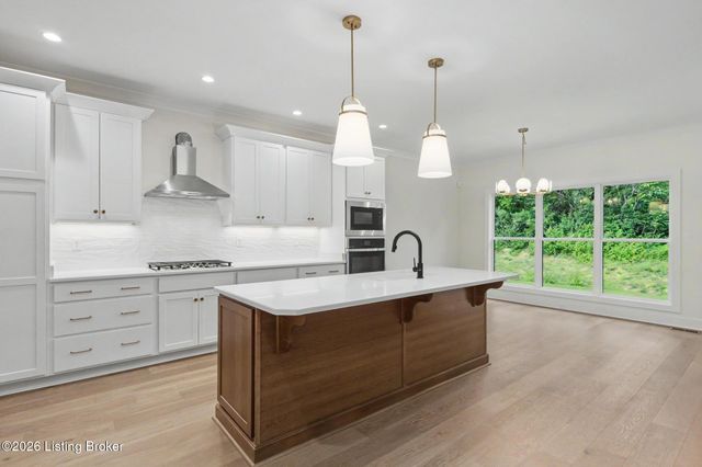 4007 Thomas Farm Dr, Louisville, KY 40299