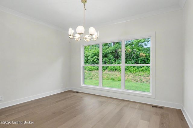 4007 Thomas Farm Dr, Louisville, KY 40299
