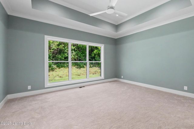 4007 Thomas Farm Dr, Louisville, KY 40299