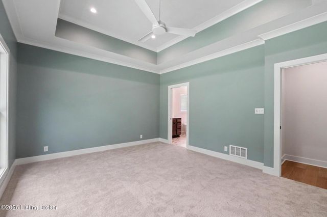 4007 Thomas Farm Dr, Louisville, KY 40299