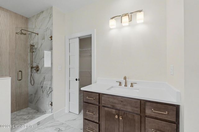 4007 Thomas Farm Dr, Louisville, KY 40299