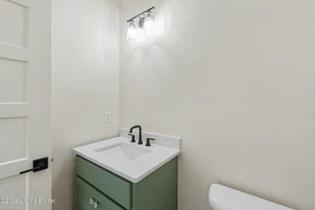 4007 Thomas Farm Dr, Louisville, KY 40299