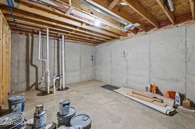 4007 Thomas Farm Dr, Louisville, KY 40299