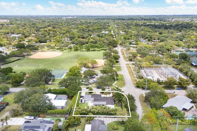8200 SW 102nd St, Miami, FL 33156