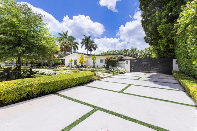 8200 SW 102nd St, Miami, FL 33156