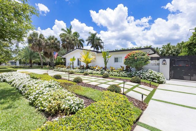 8200 SW 102nd St, Miami, FL 33156