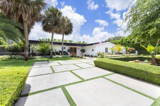 8200 SW 102nd St, Miami, FL 33156