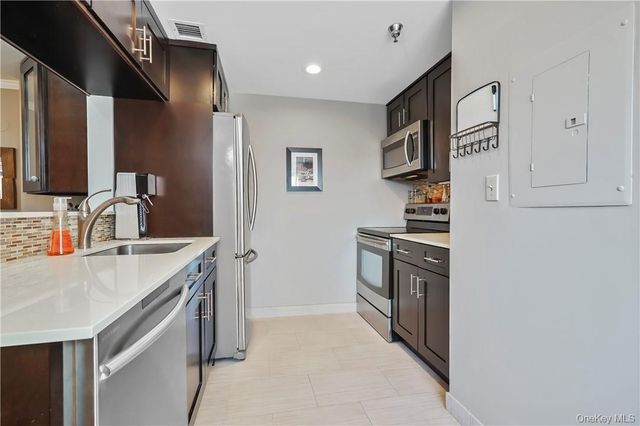 123 Mamaroneck Avenue 215, Mamaroneck, NY 10543