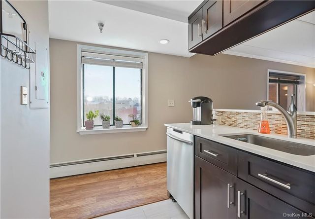 123 Mamaroneck Avenue 215, Mamaroneck, NY 10543