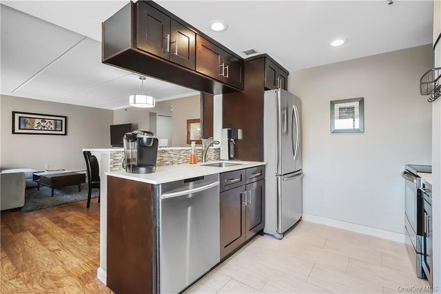123 Mamaroneck Avenue 215, Mamaroneck, NY 10543