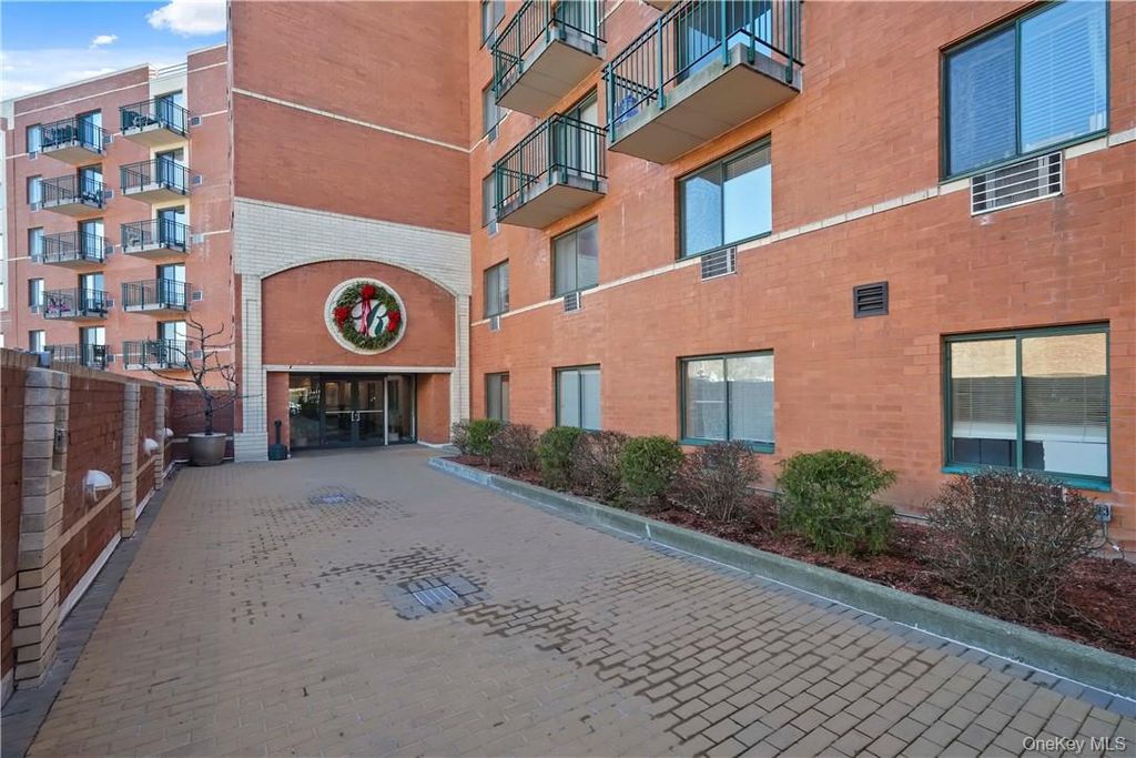 123 Mamaroneck Avenue 215, Mamaroneck, NY 10543 — photo 2