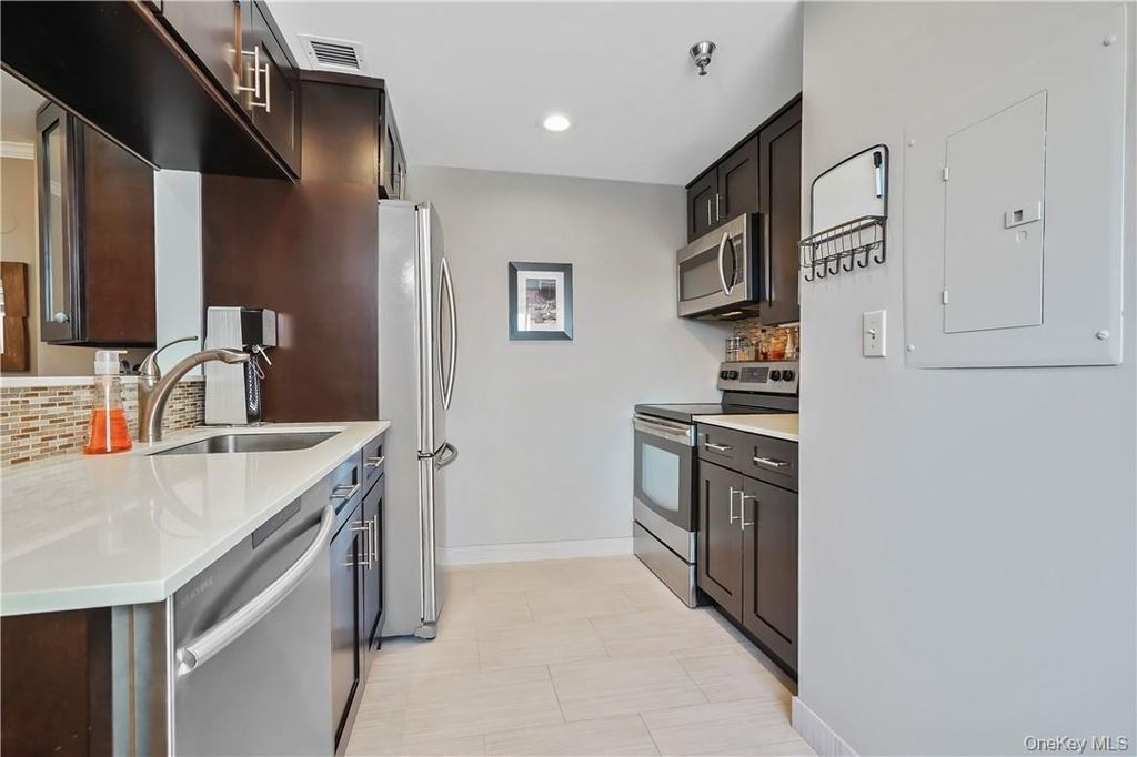 123 Mamaroneck Avenue 215, Mamaroneck, NY 10543 — photo 4