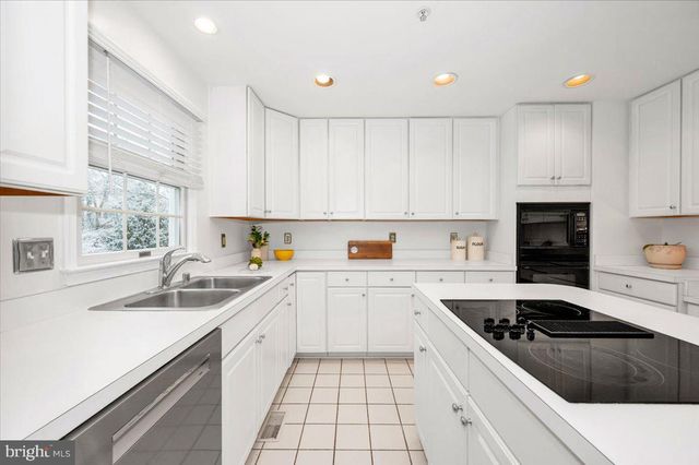 15825 GLACIER CT, North Potomac, MD 20878