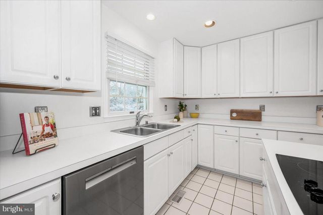 15825 GLACIER CT, North Potomac, MD 20878