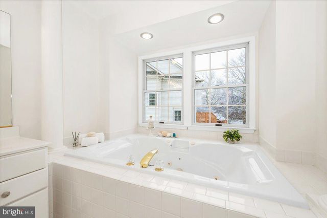 15825 GLACIER CT, North Potomac, MD 20878