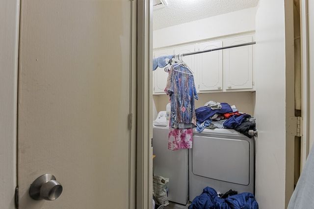 353 N Field Street, Burleson, TX 76028