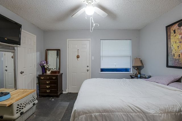 353 N Field Street, Burleson, TX 76028