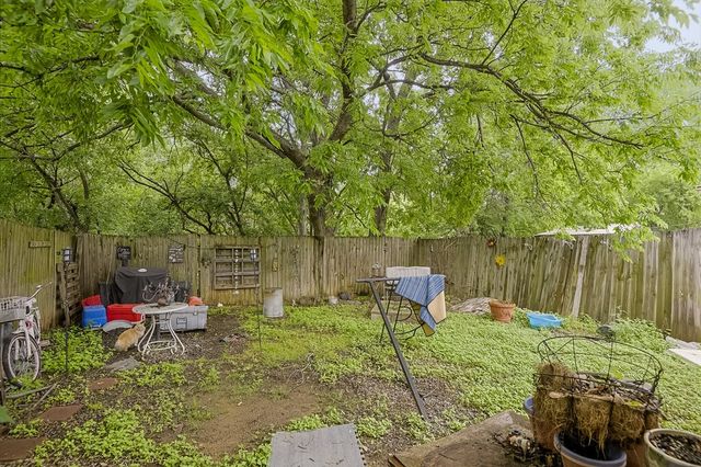 353 N Field Street, Burleson, TX 76028