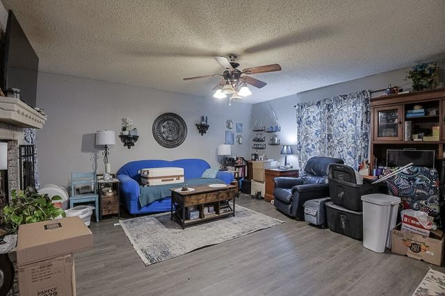 353 N Field Street, Burleson, TX 76028