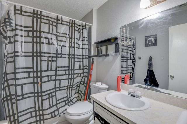 353 N Field Street, Burleson, TX 76028