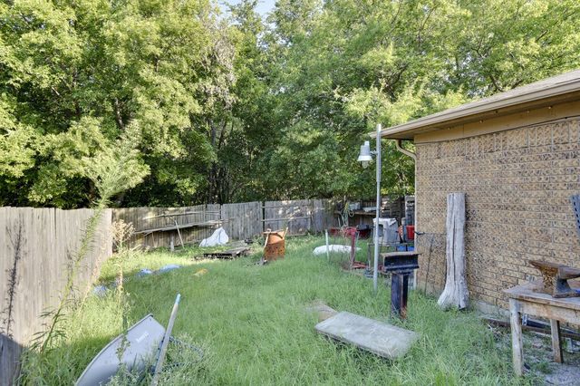 353 N Field Street, Burleson, TX 76028