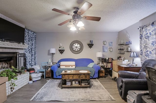353 N Field Street, Burleson, TX 76028