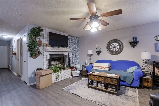 353 N Field Street, Burleson, TX 76028