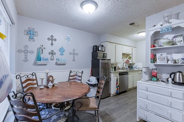 353 N Field Street, Burleson, TX 76028