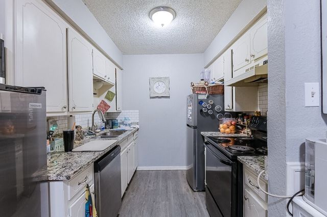 353 N Field Street, Burleson, TX 76028