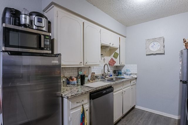 353 N Field Street, Burleson, TX 76028