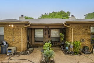 353 N Field Street, Burleson, TX 76028