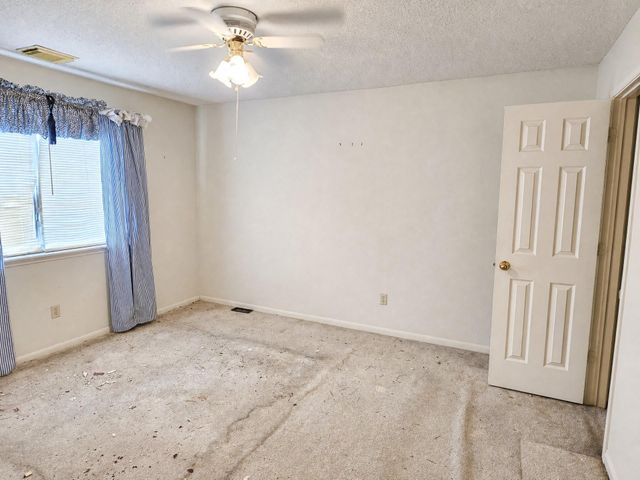 507 Welford Lane, Highlands, TX 77562
