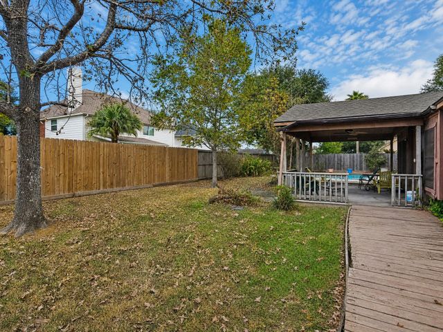 507 Welford Lane, Highlands, TX 77562