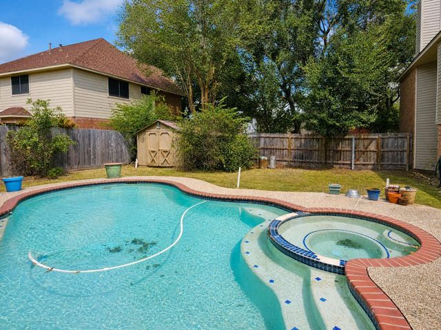 507 Welford Lane, Highlands, TX 77562