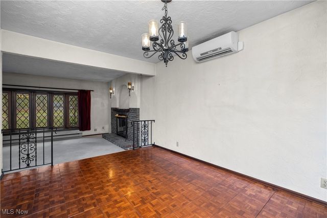 42820 Dellefield Road, Elyria, OH 44035