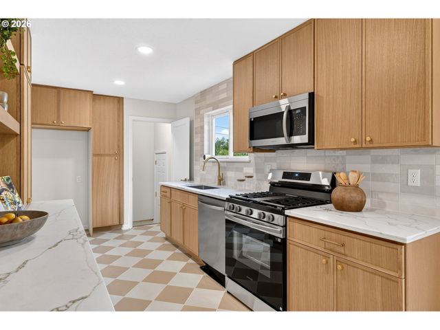 3607 Ne LIBERTY St, Portland, OR 97211